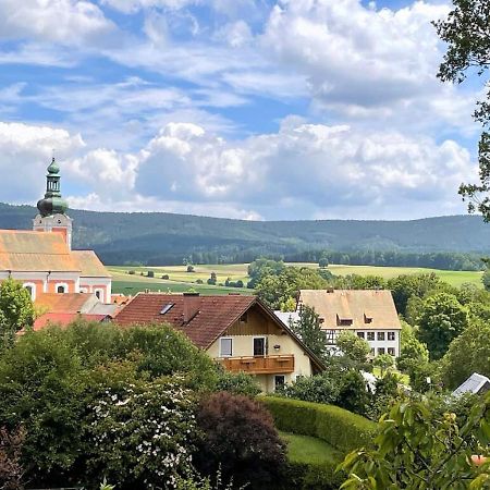 Ferienwohnungen Am Kirchberg Neualbenreuth Exteriér fotografie